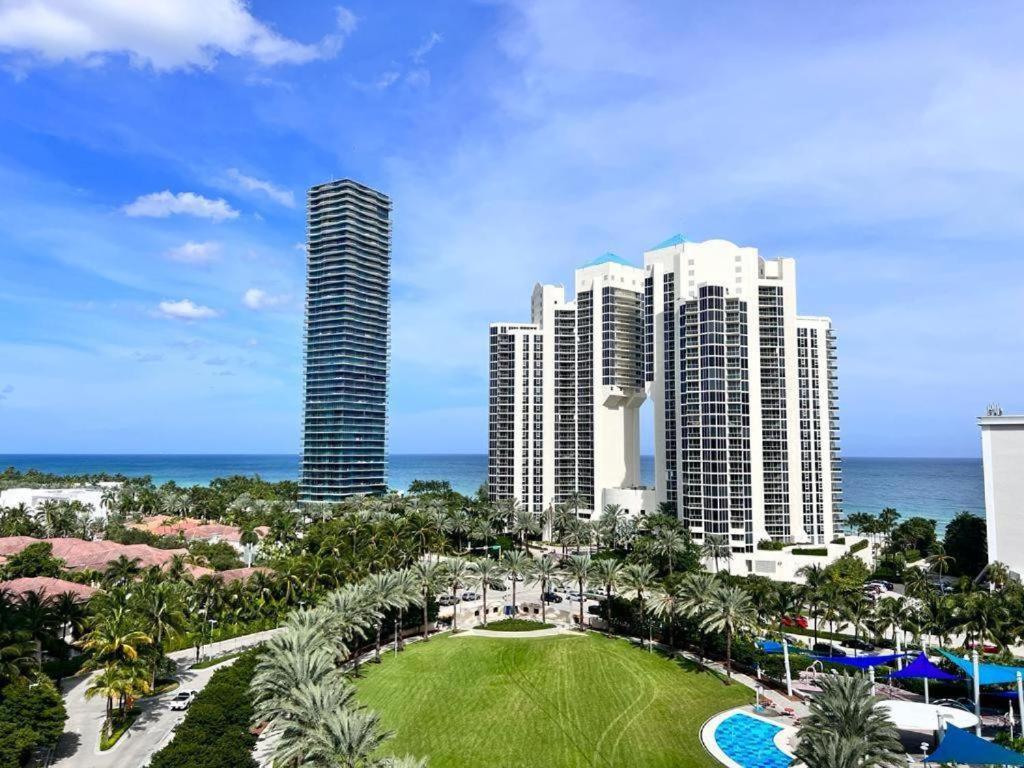 Beautiful And Big Apartment By The Beach Sunny Isles Beach Exterior photo