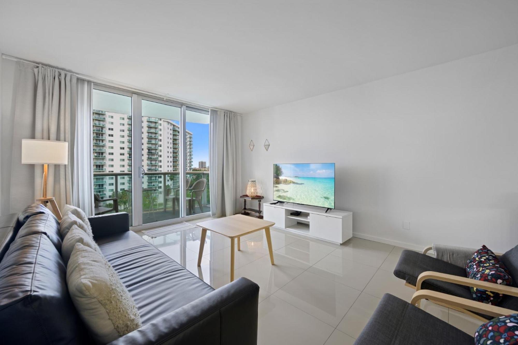 Beautiful And Big Apartment By The Beach Sunny Isles Beach Exterior photo